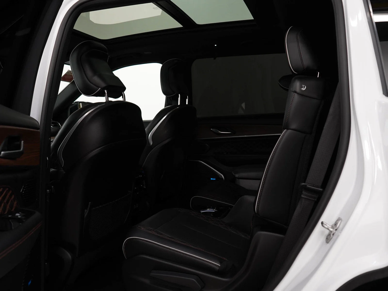 Used 2024 Bright White Clearcoat Jeep Summit image 40