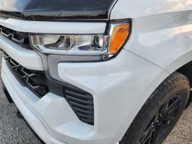 Used 2025 Summit White Chevrolet RST image 5