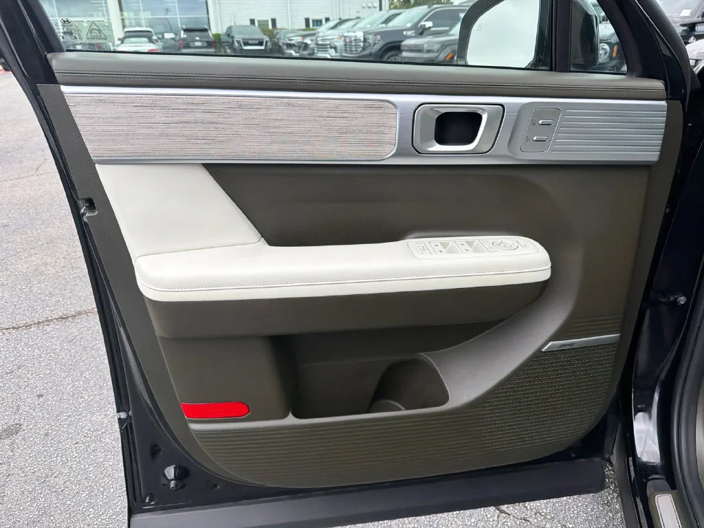 Used 2024 Black Hyundai Calligraphy image 10
