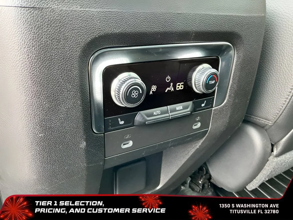 Used 2021 WHITE FROST TRICOAT GMC Denali image 36