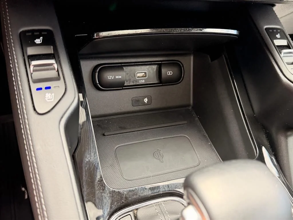 Used 2022 Green Kia EX image 29