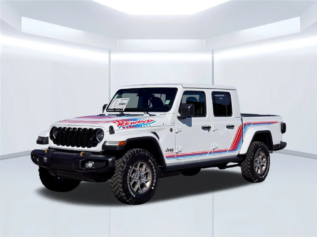 New 2026 White/off-white Jeep Sport image 2