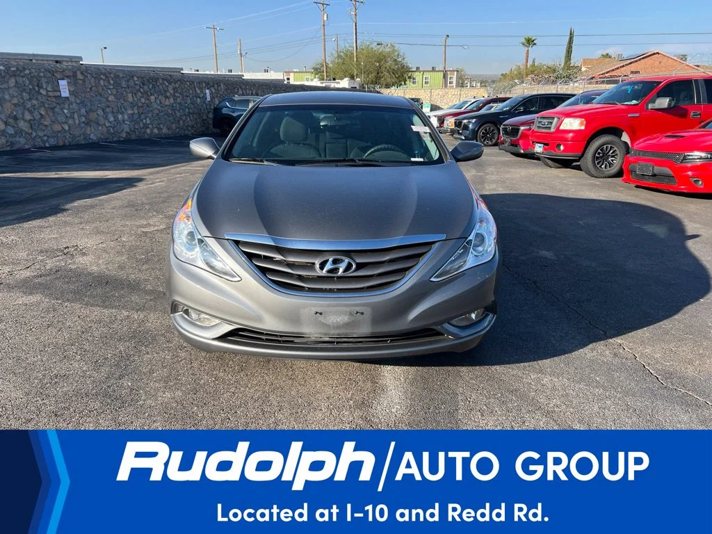 Used 2013 Gray Hyundai GLS image 8