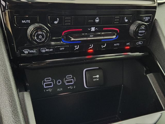 Used 2023 White Jeep Limited image 30