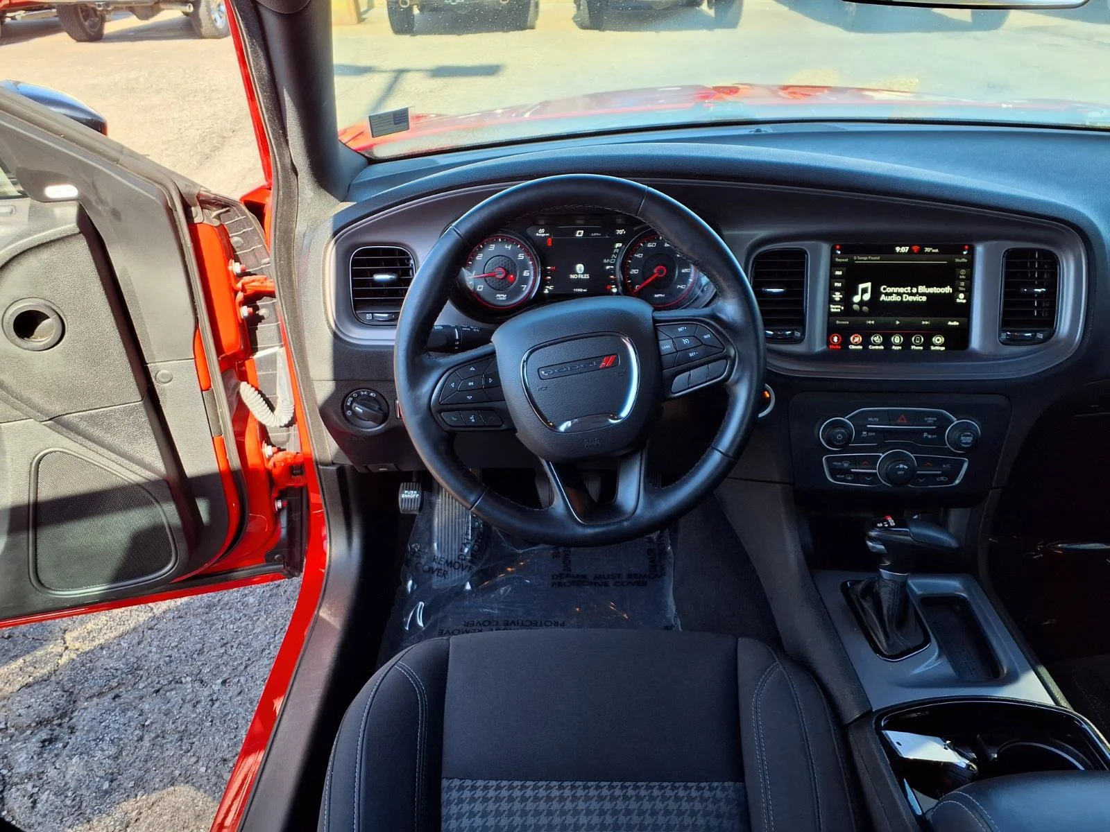 Used 2023 Torred Clearcoat Dodge SXT image 3