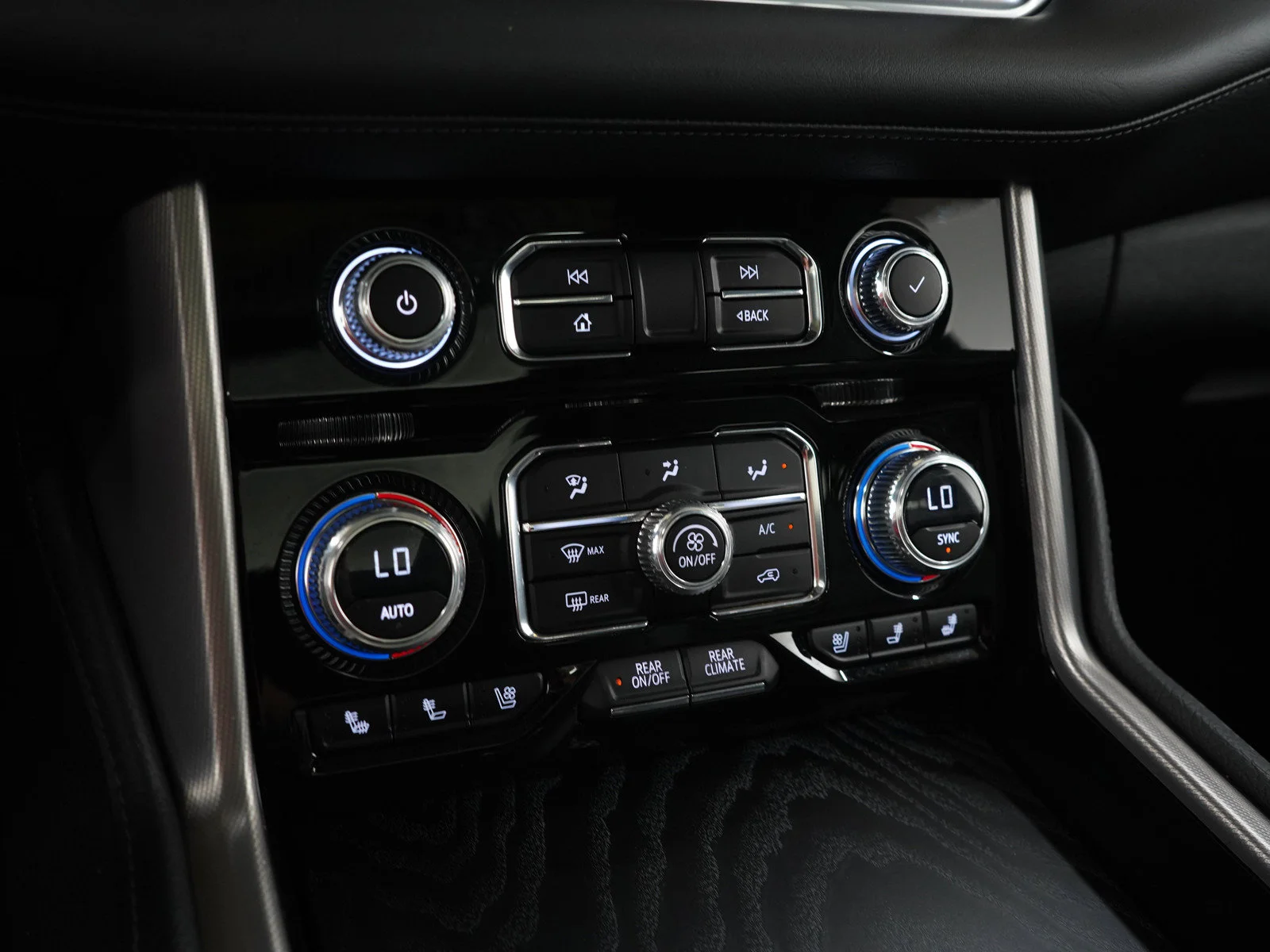 Used 2023 Onyx Black GMC Denali image 24
