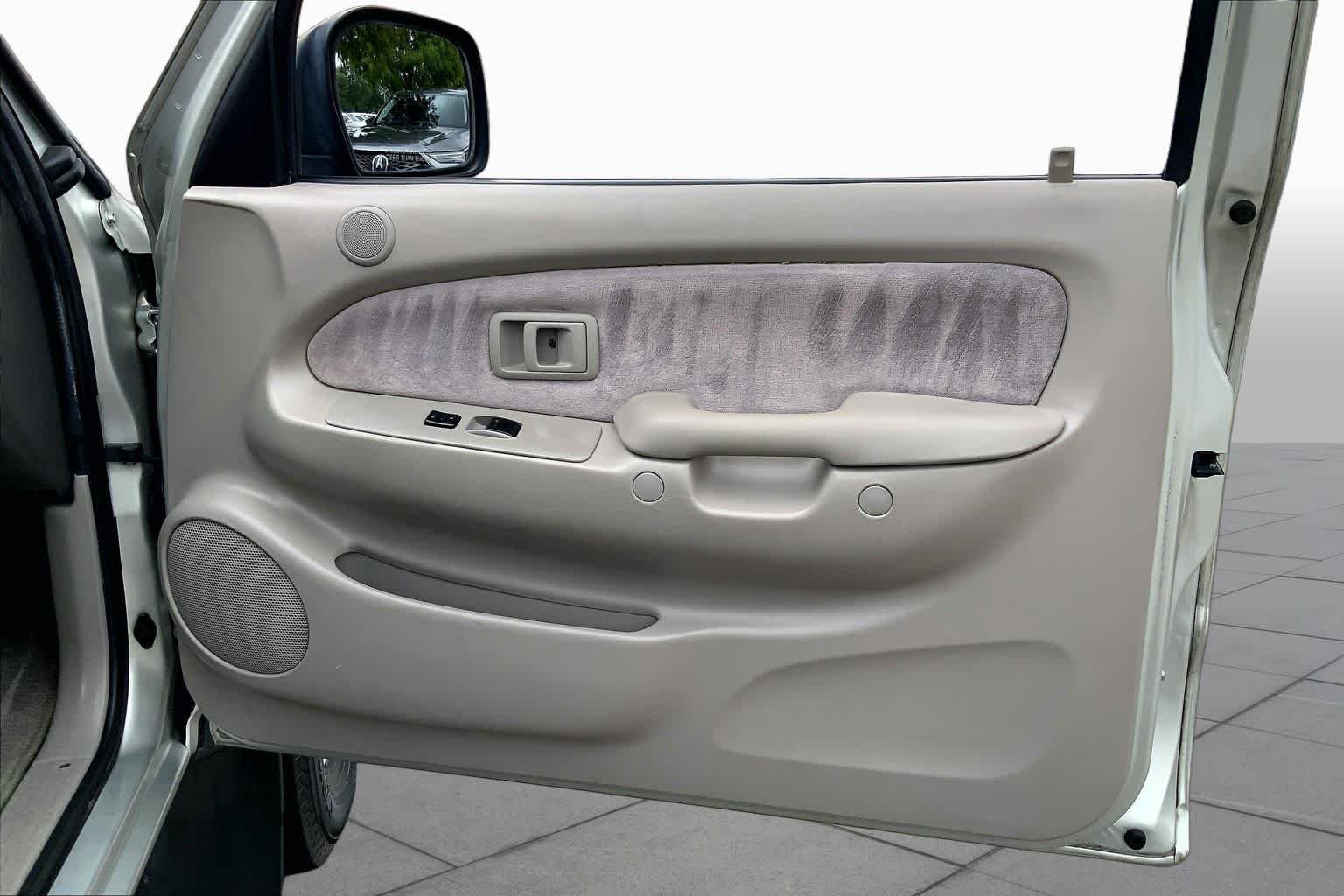 Used 2003 Lunar Mist Metallic Toyota PreRunner image 19