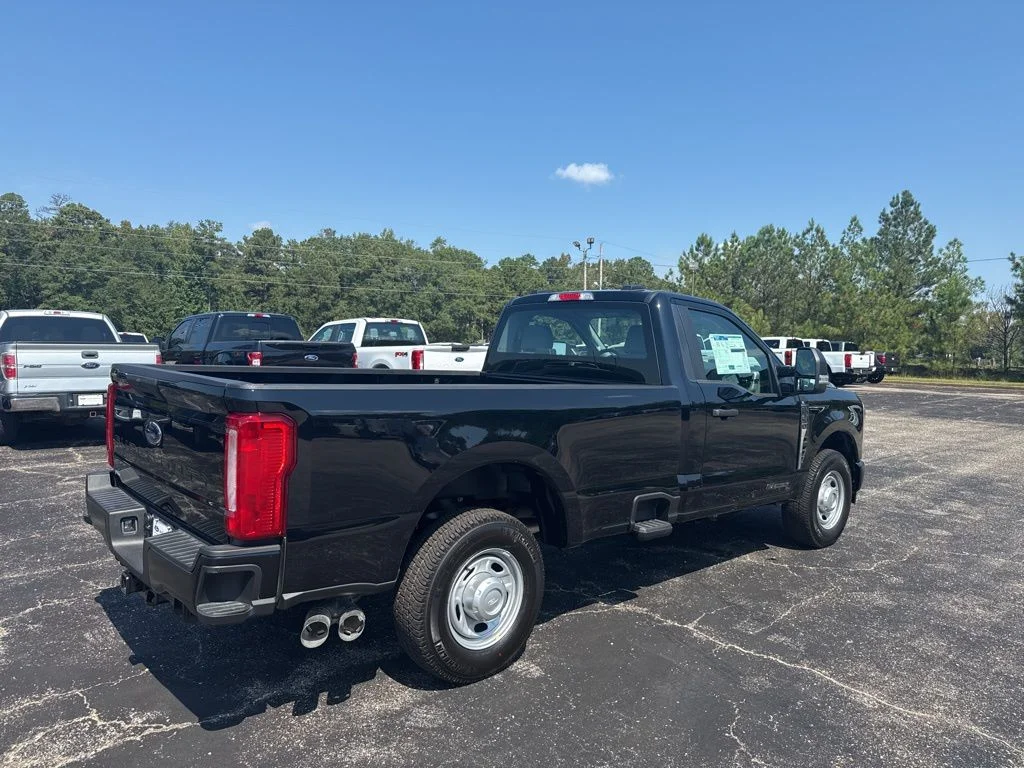 2026 Ford F-350 Super Duty XL - Photo 14