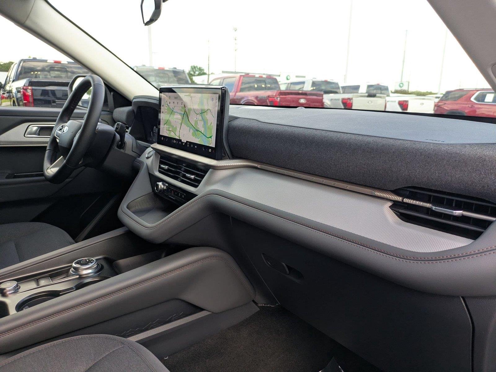 New 2026 Space White Metallic Ford Active image 35