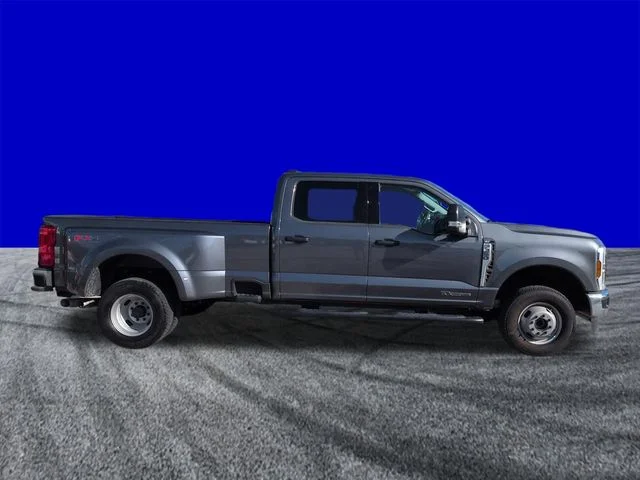 Certified Used 2026 Carbonized Gray Metallic Ford XLT image 3
