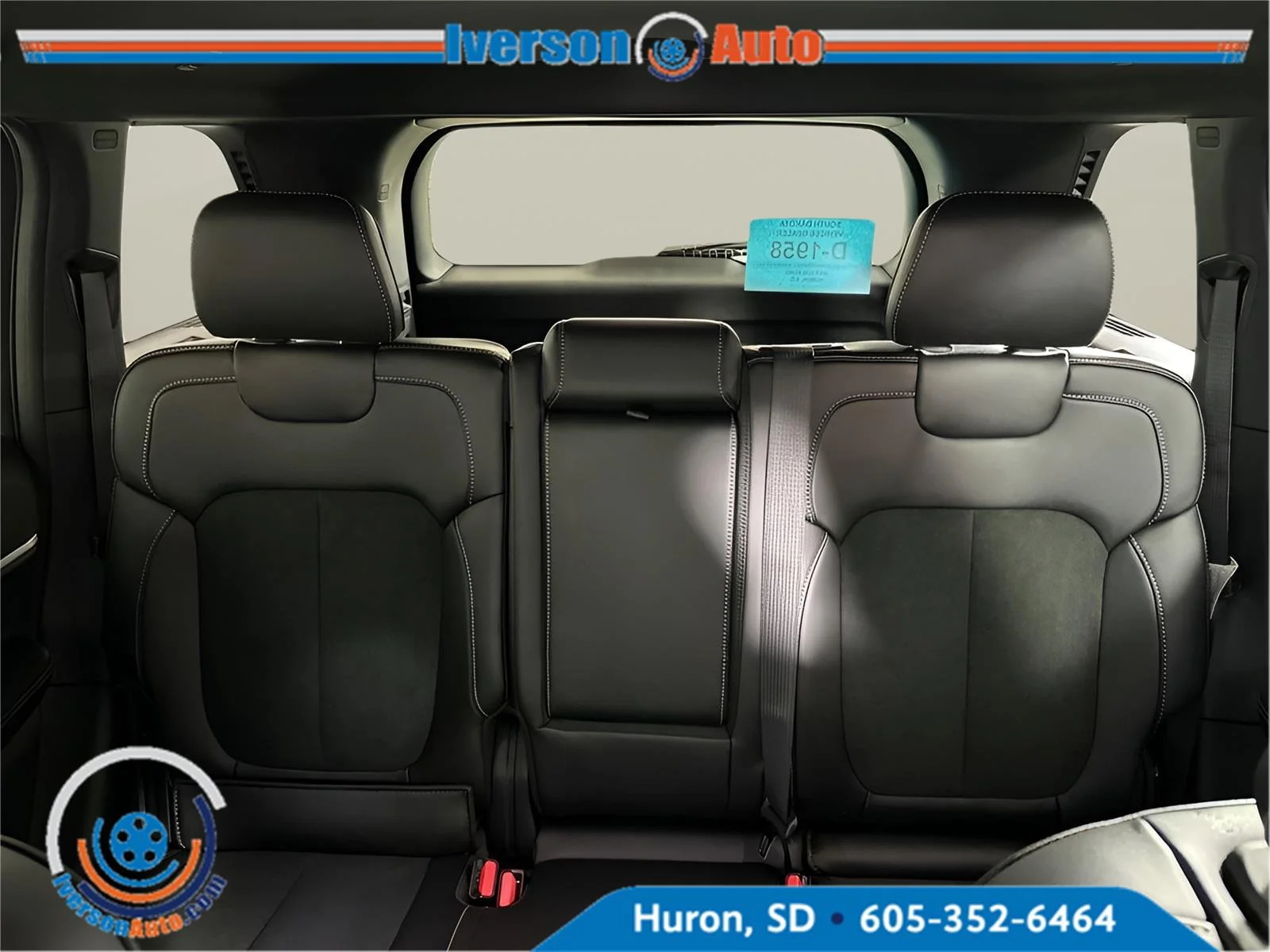 New 2026 Baltic Gray Metallic Clear-Coat Exterior Paint Jeep Laredo Altitude image 25