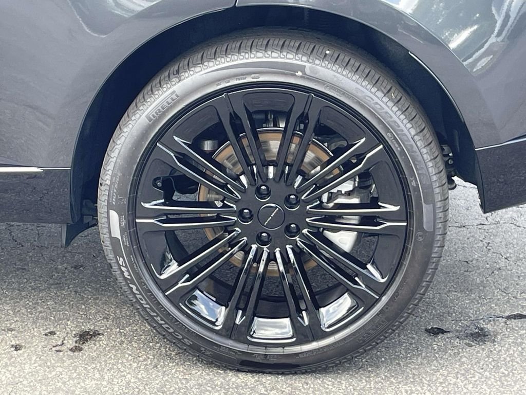 New 2026 Carpathian Grey Land Rover SE image 11