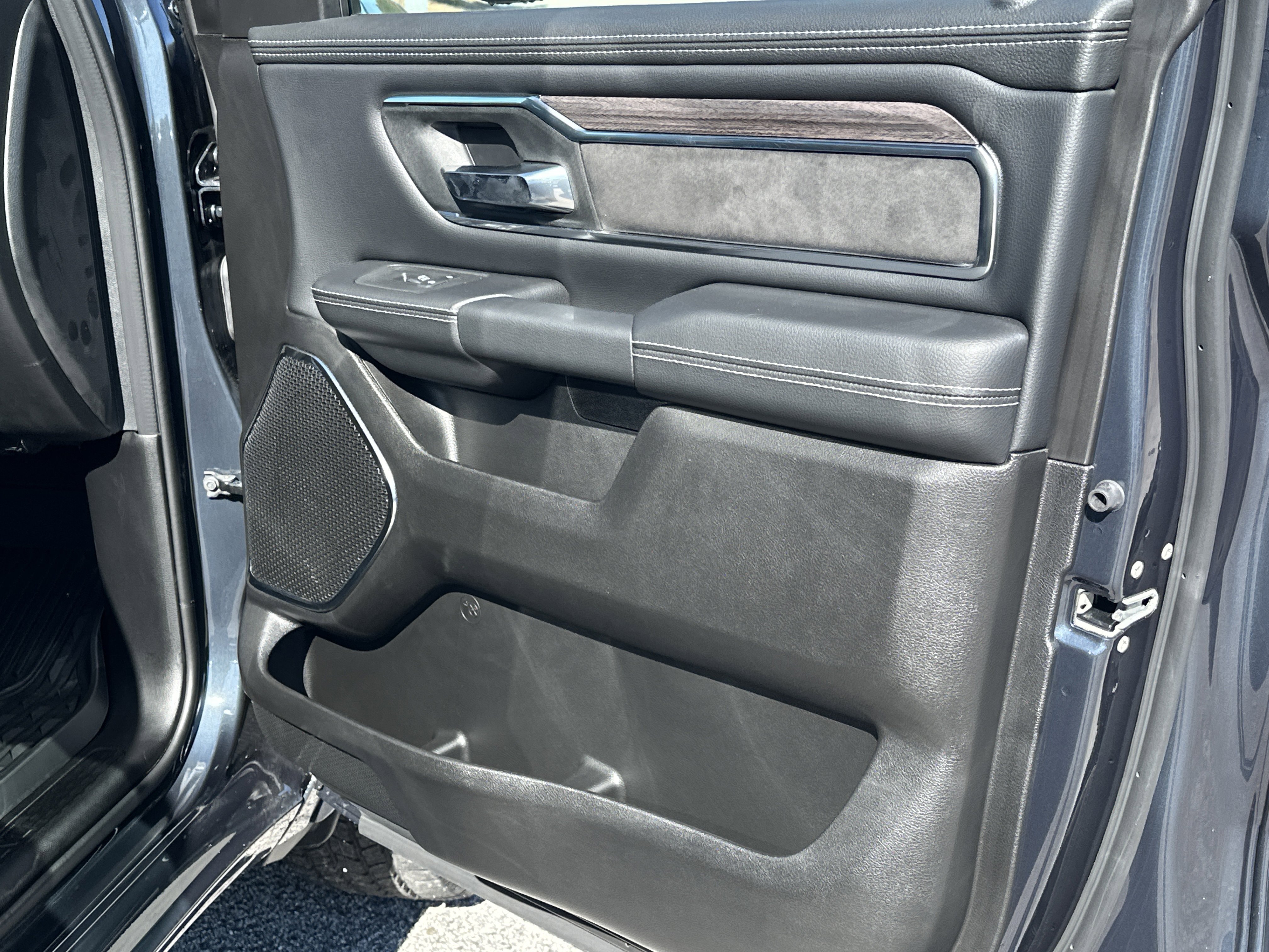 2026 RAM 1500 Laramie - Photo 15