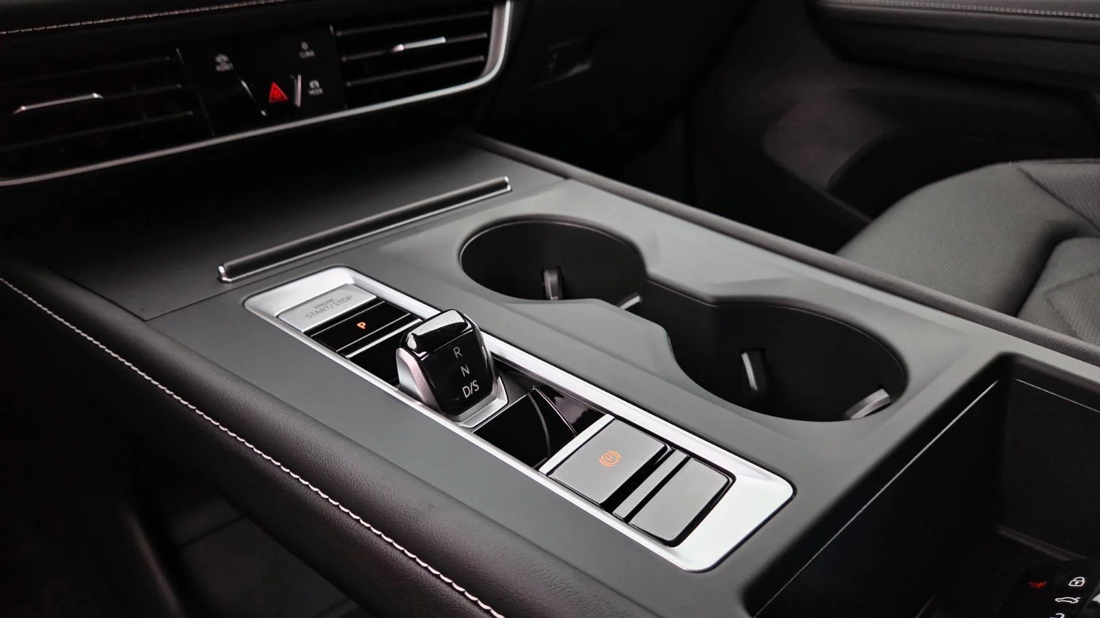 New 2026 Deep Black Pearl Volkswagen 2.0T SE image 36