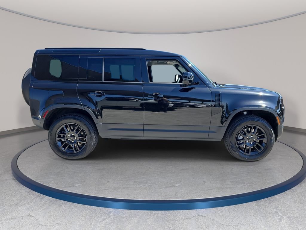 New 2026 Santorini Black LAND ROVER S image 4