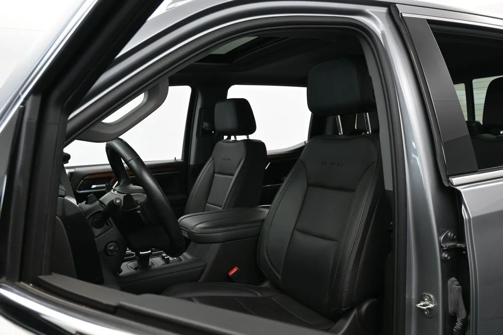 Used 2023 Sterling Metallic GMC Denali image 9