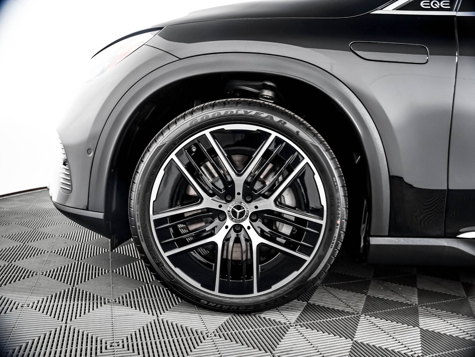 Certified Used 2023 Obsidian Black Metallic Mercedes-Benz EQE 350 4MATIC® SUV image 3