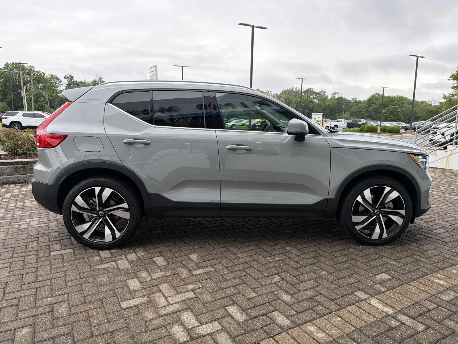 Used 2024 Vapor Grey Metallic Volvo Ultimate Bright Theme image 6