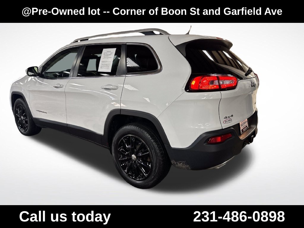 Used 2015 White Jeep Limited image 3