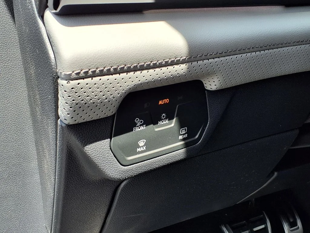 New 2026 Pure Gray Volkswagen Peak Edition image 10