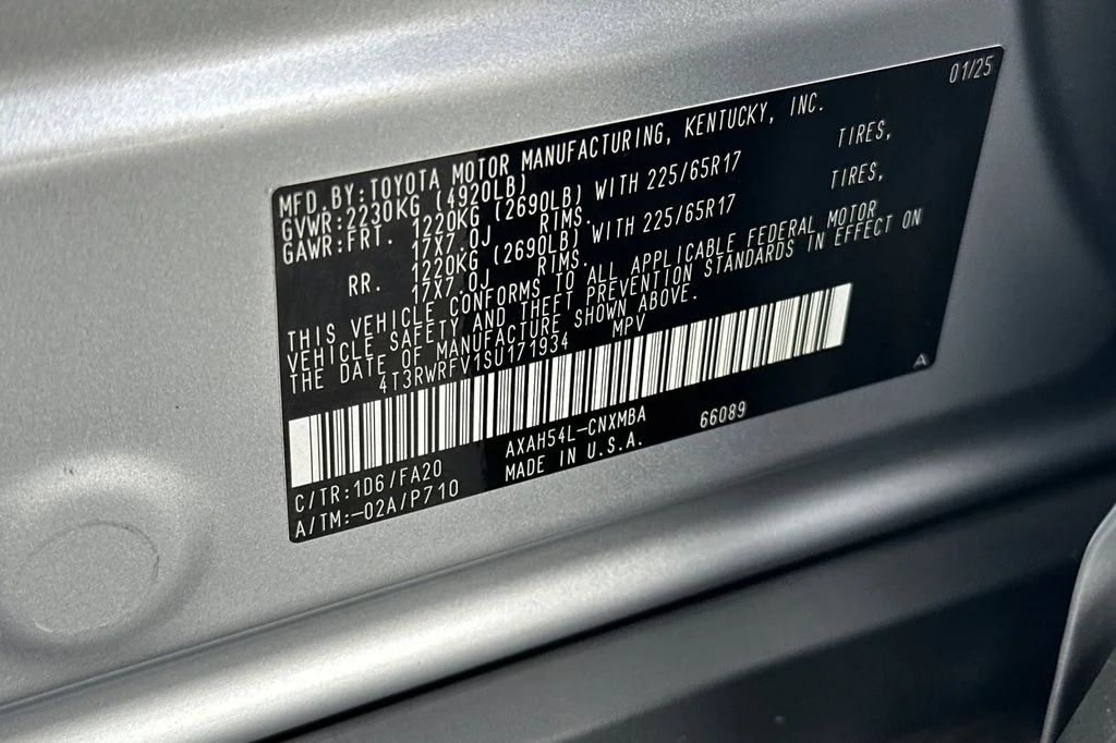 Certified Used 2025 Silver Toyota XLE image 29