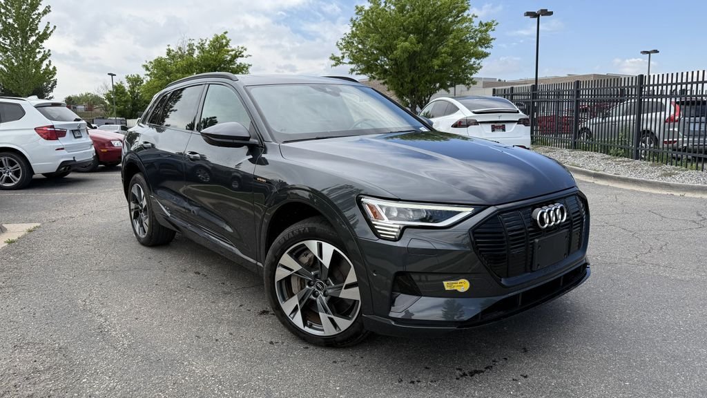 2022 Audi e-tron 95 kWh Premium quattro's photo
