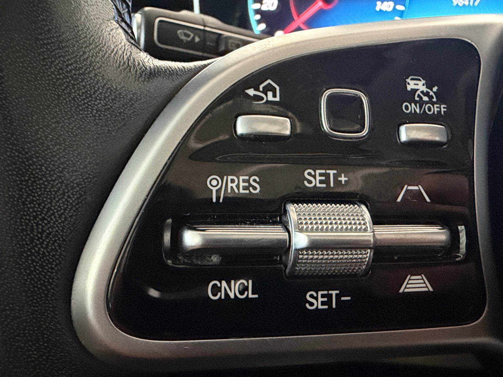 Certified Used 2022 Black Mercedes-Benz GLE 450 image 25