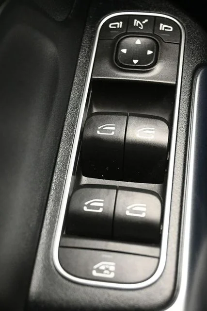 Used 2021 Black Mercedes-Benz GLA 250 image 26