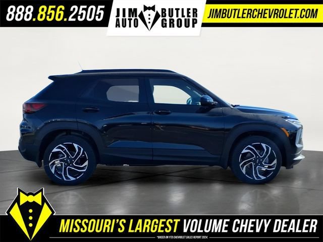 New 2026 Mosaic Black Metallic Chevrolet RS image 5