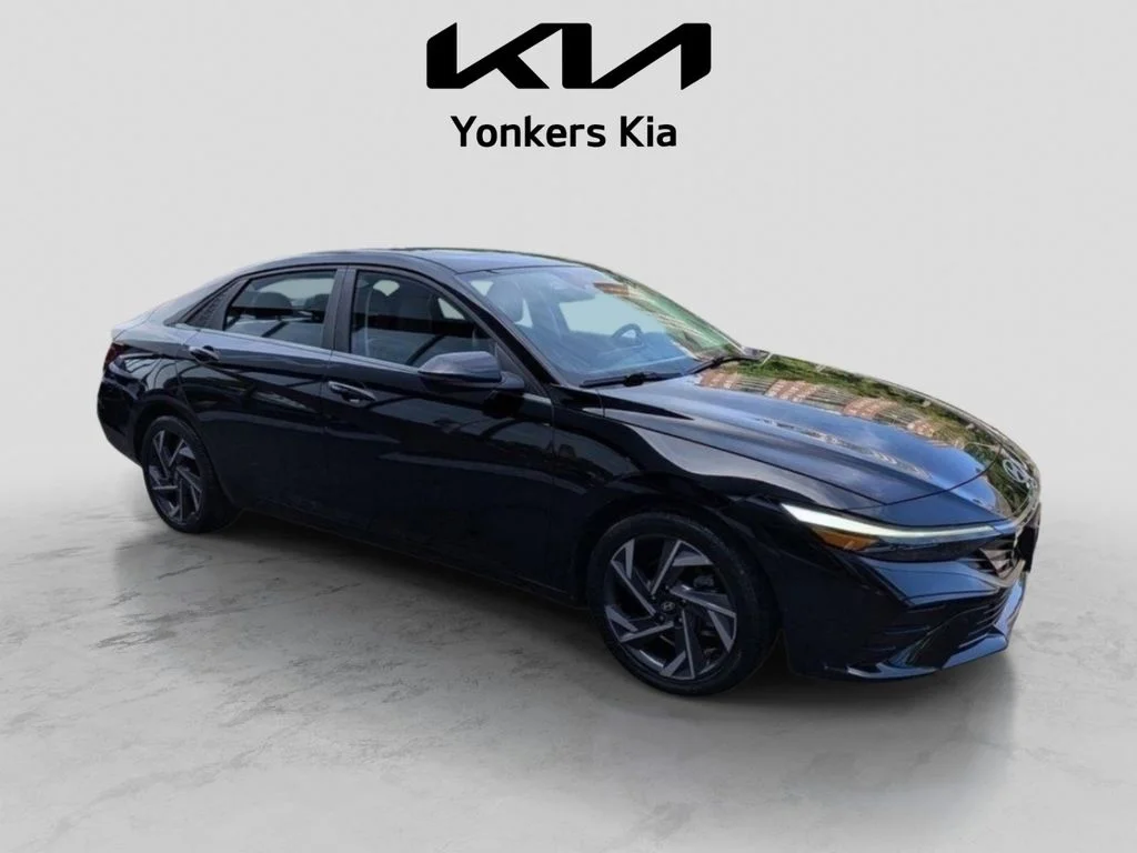 Used 2024 Black Hyundai Limited image 5