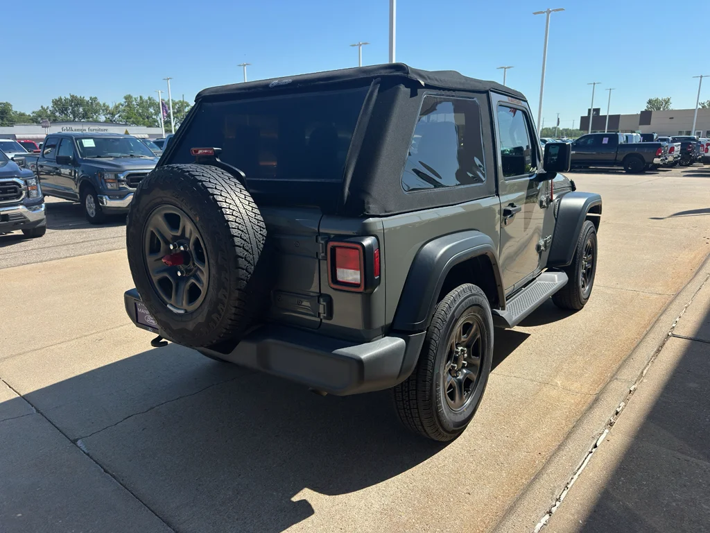 Used 2018 Sting-Gray Clearcoat Jeep Sport image 5
