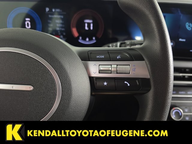 Used 2025 Black Hyundai SE image 14