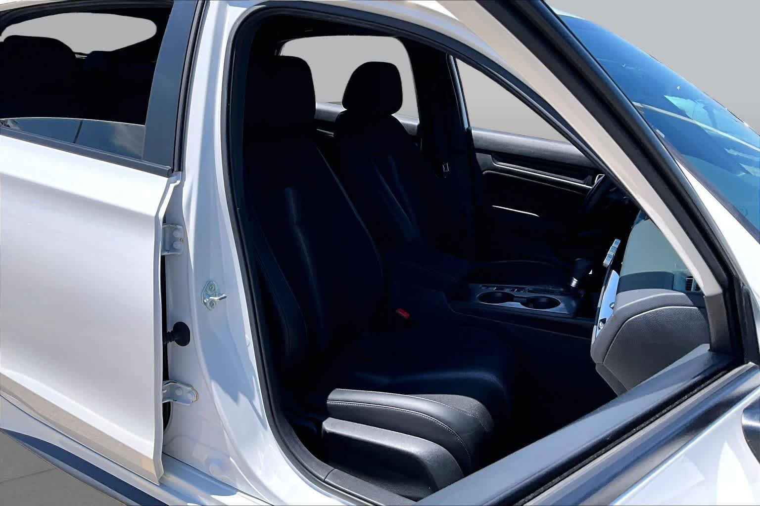 Used 2025 Platinum White Pearl Honda Sport image 9