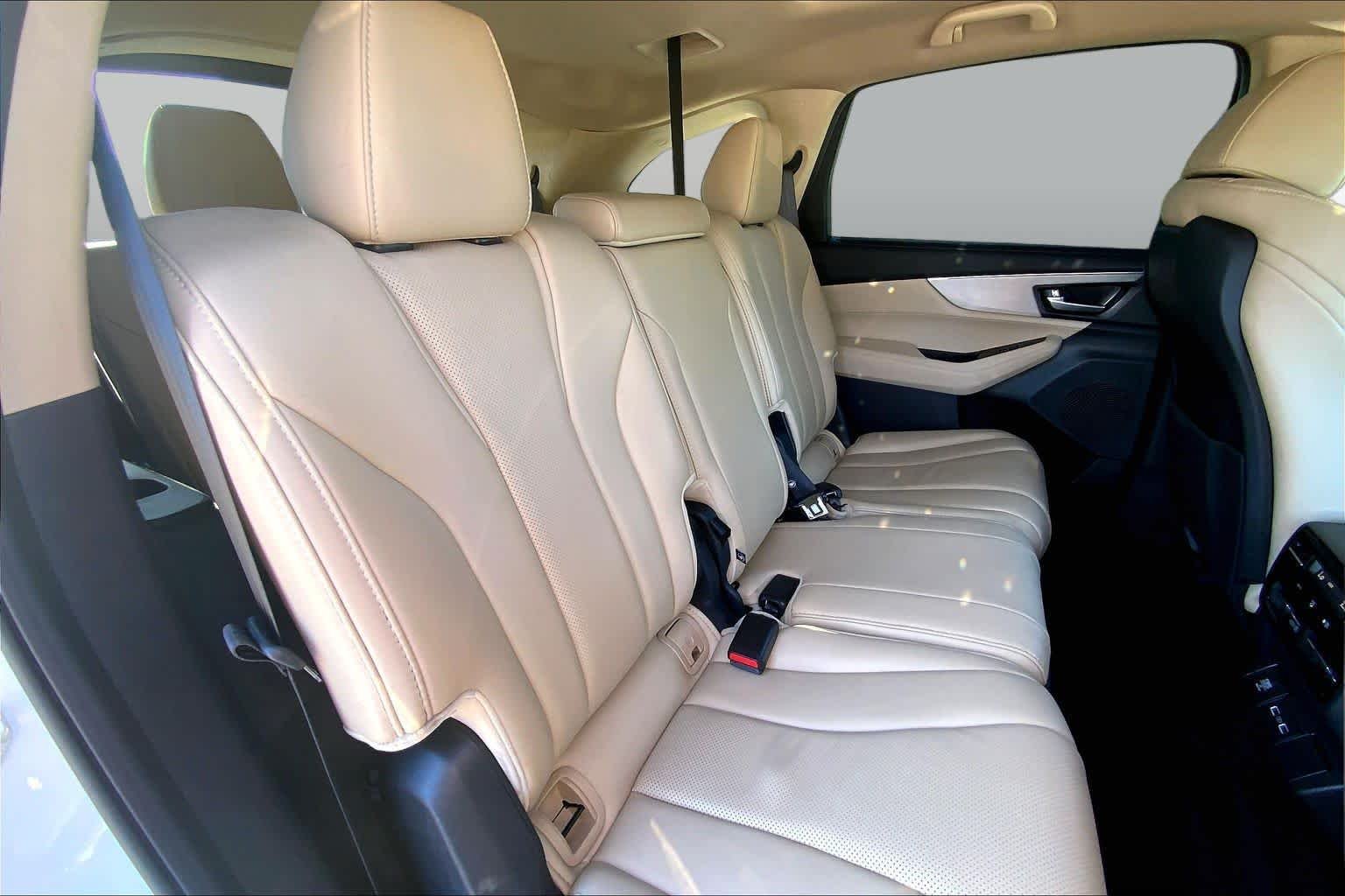 Used 2024 Platinum White Pearl Acura w/Technology Package image 21