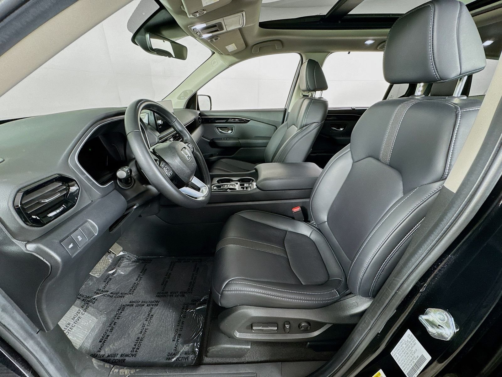 Used 2025 Crystal Black Pearl Honda Touring image 12