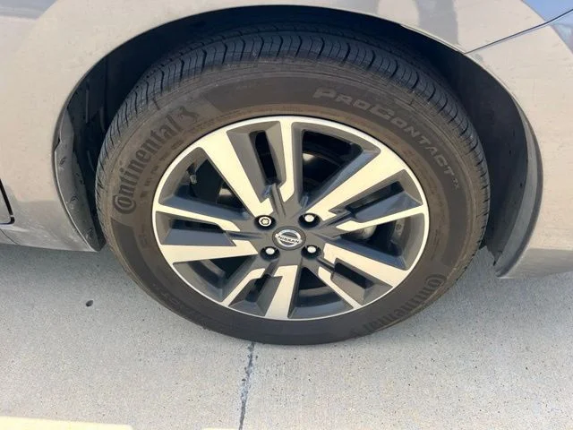 Used 2020 Gray Nissan 1.6 SV image 6