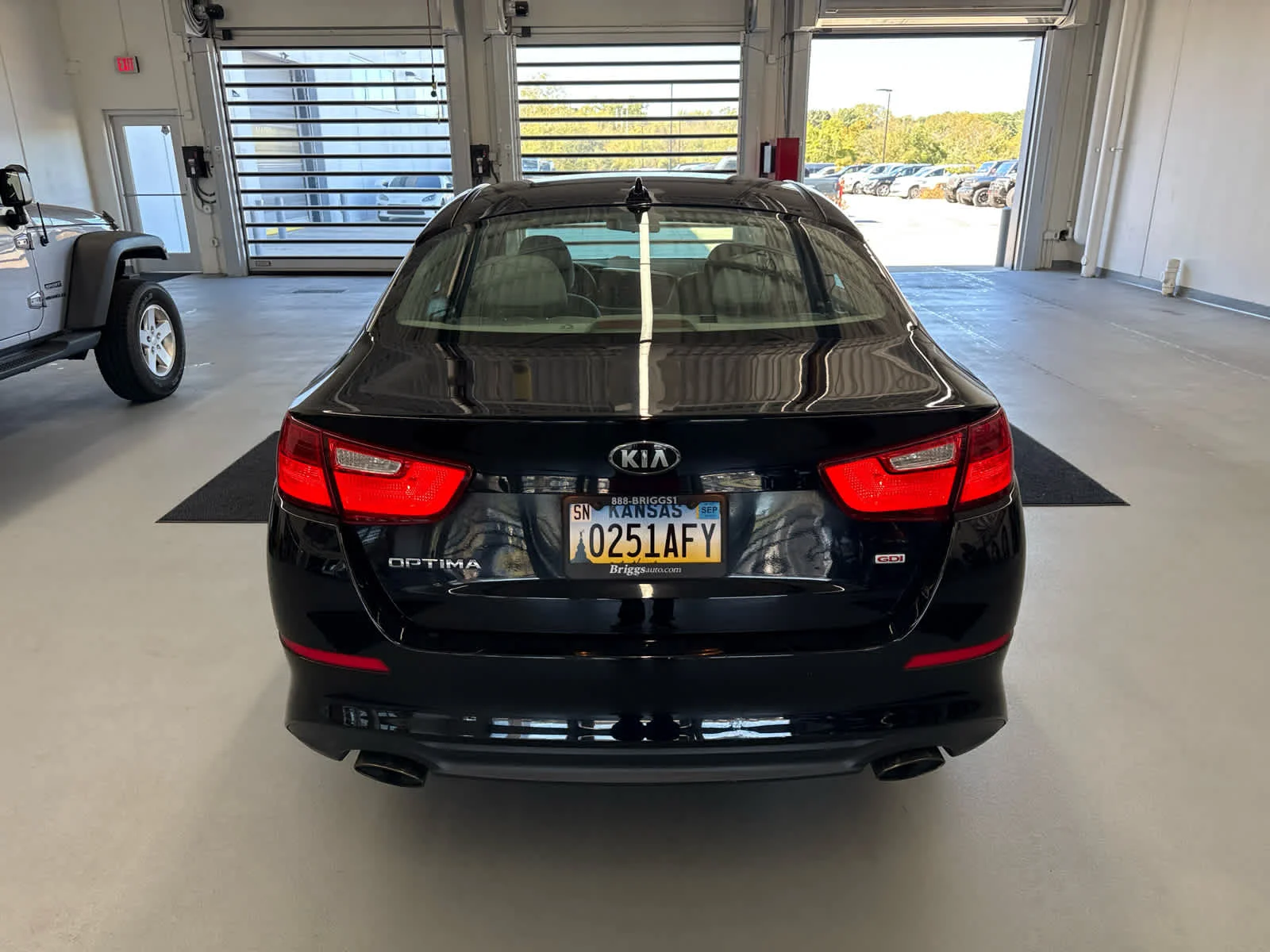 Used 2015 Ebony Black Kia LX image 5