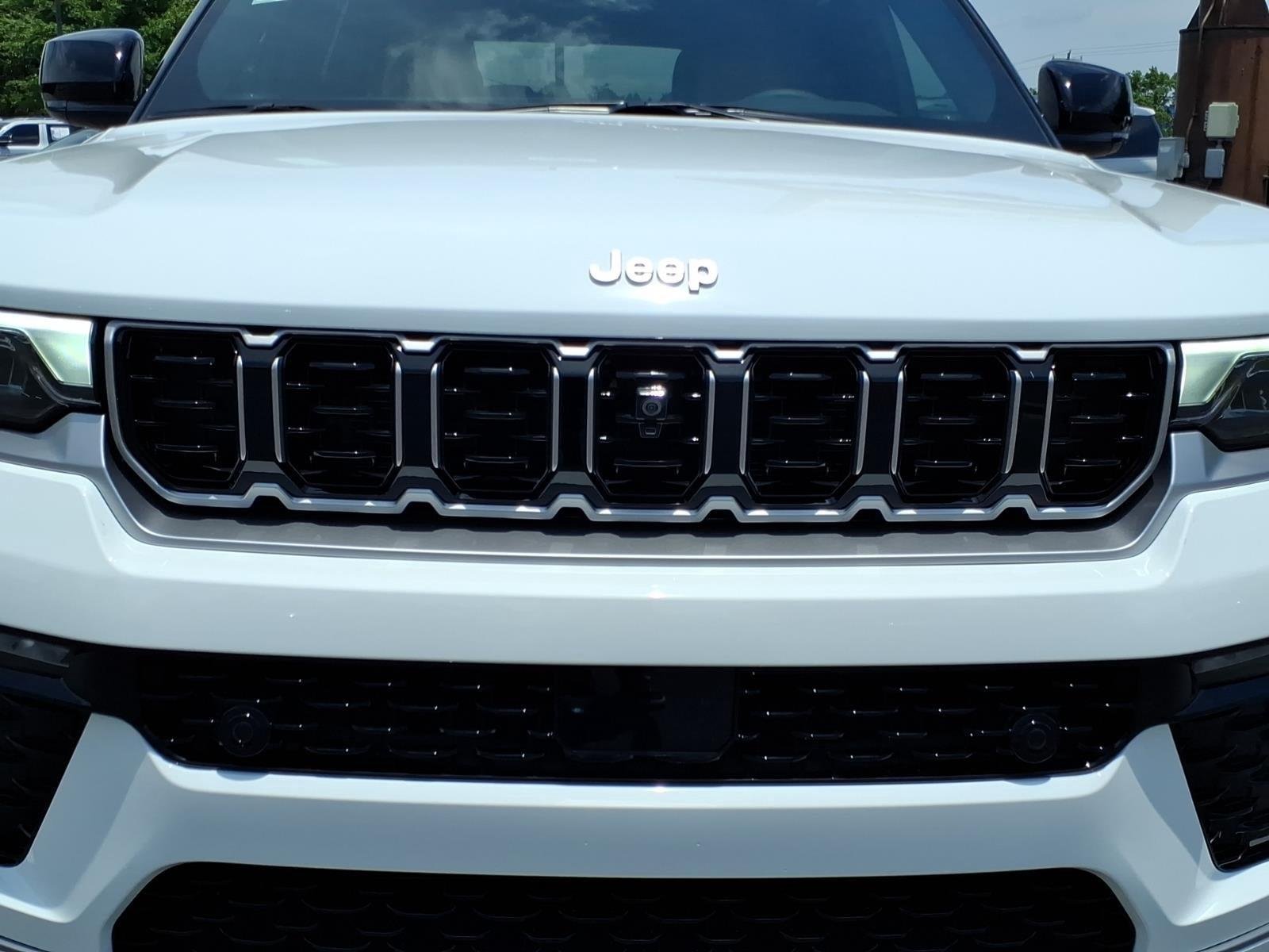 Used 2026 Bright White Clearcoat Jeep Summit image 17
