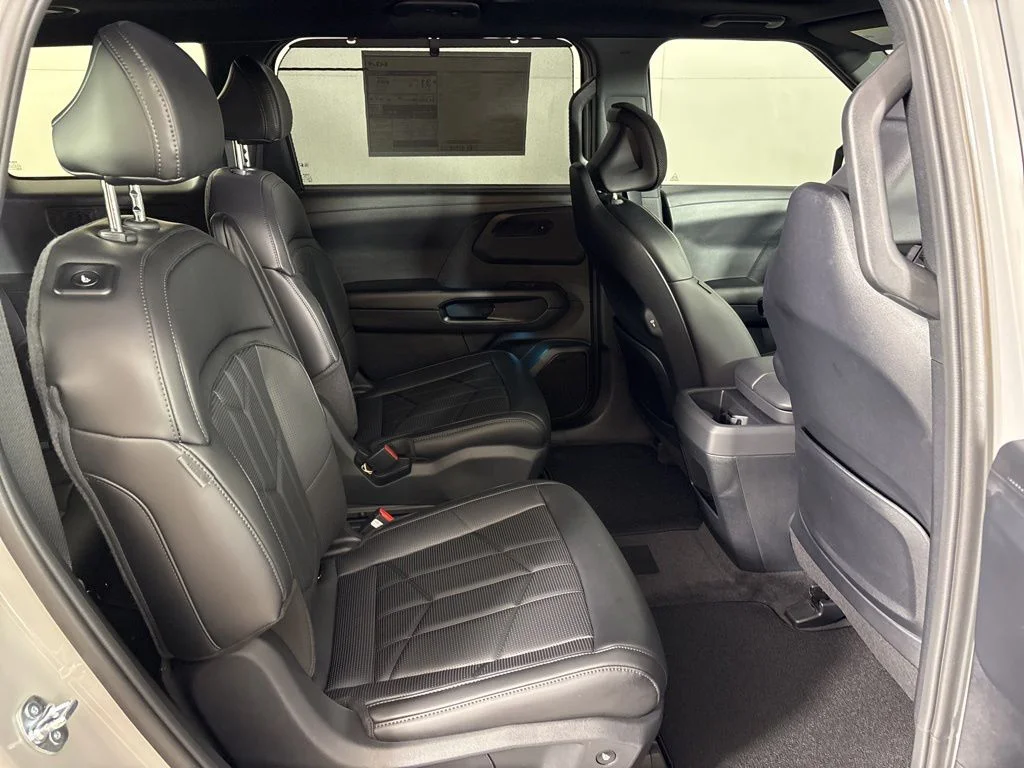 New 2027 Wolf Gray Kia X-LINE SX image 21