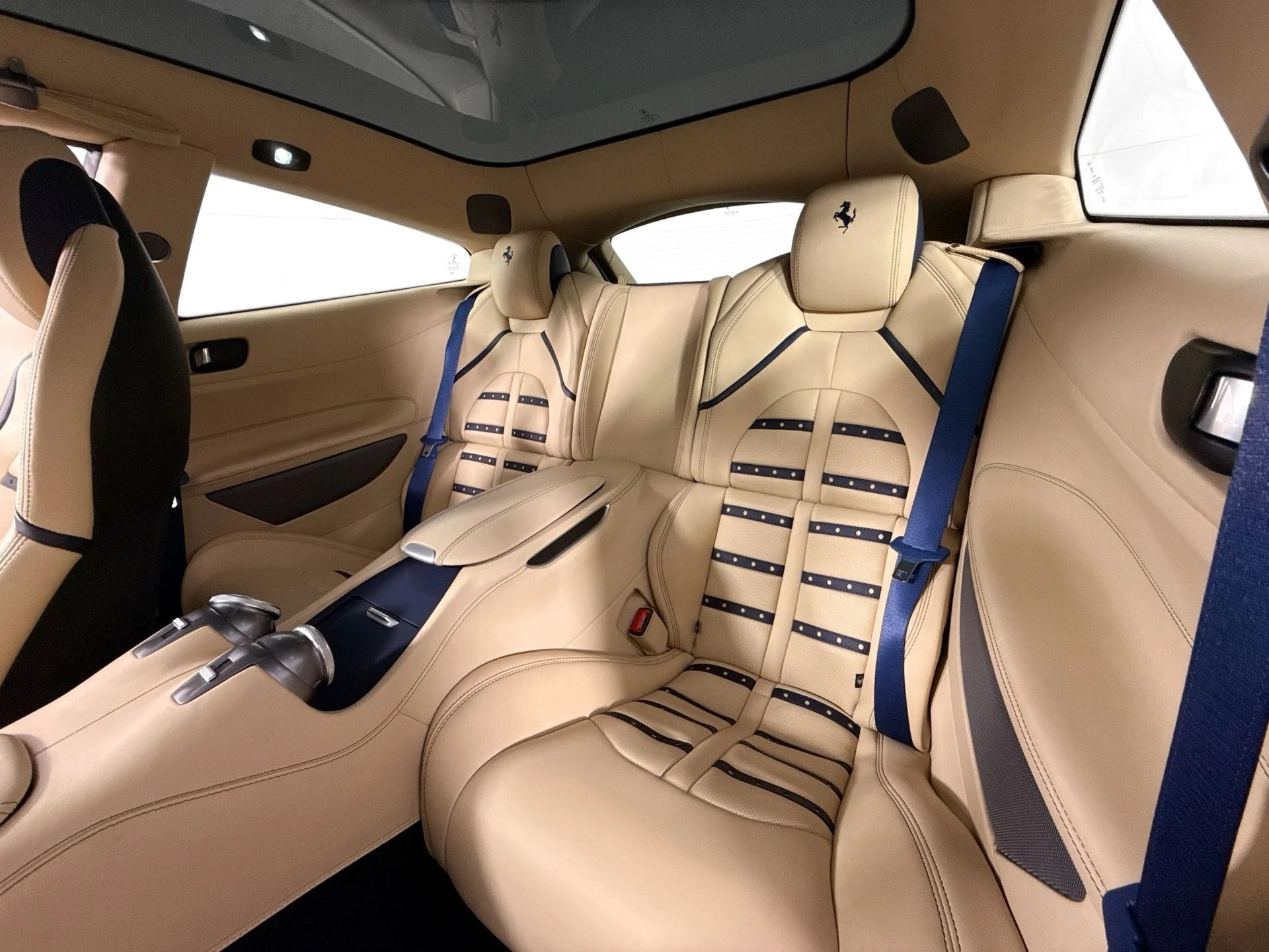 Certified Used 2018 Grigio Titanio Metall Ferrari V12 image 19