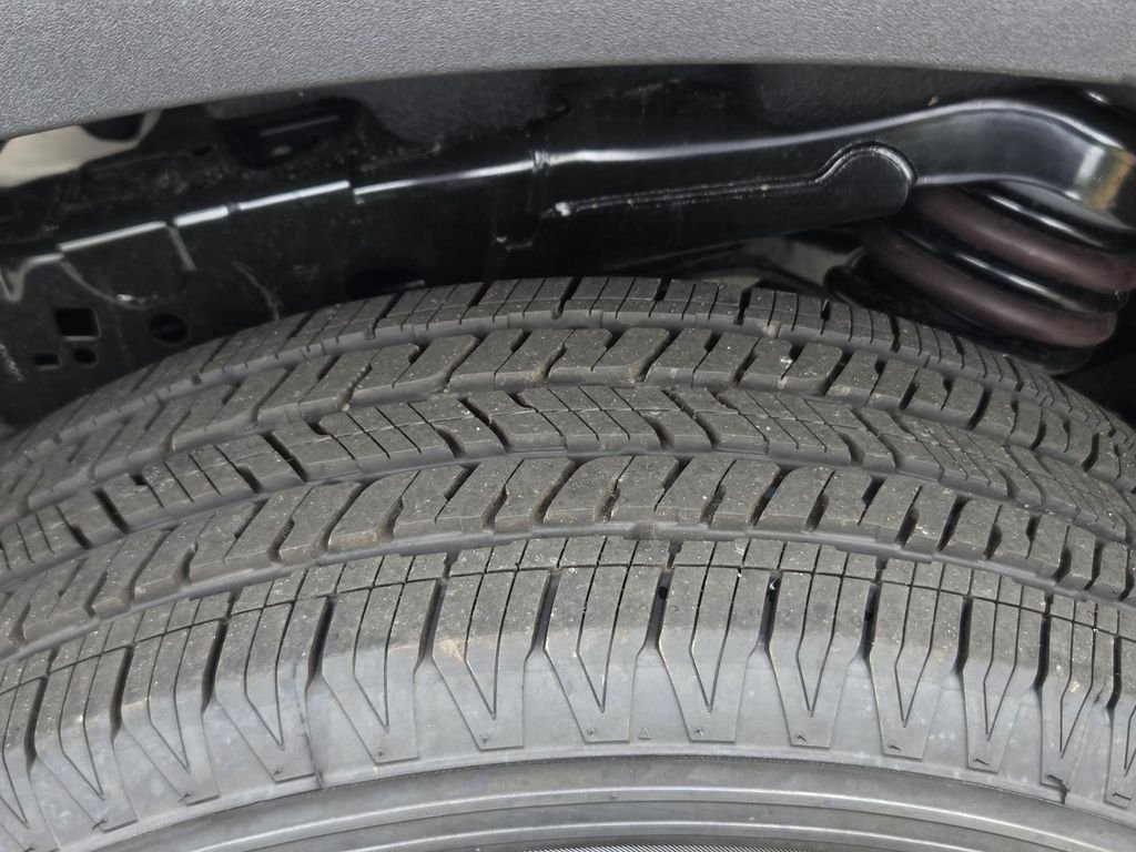 New 2026 Avalanche Gray Ford Base image 39