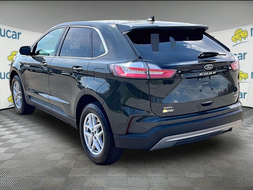 Used 2022 Green Ford SEL image 4