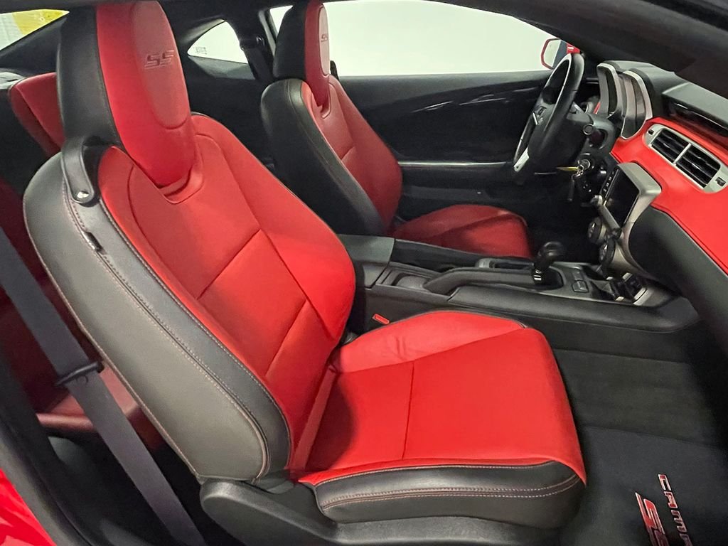 Used 2015 Red Chevrolet SS image 37
