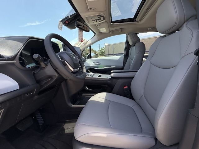 New 2026 Wind Chill Pearl <sup>1</sup> Toyota  XLE image 26