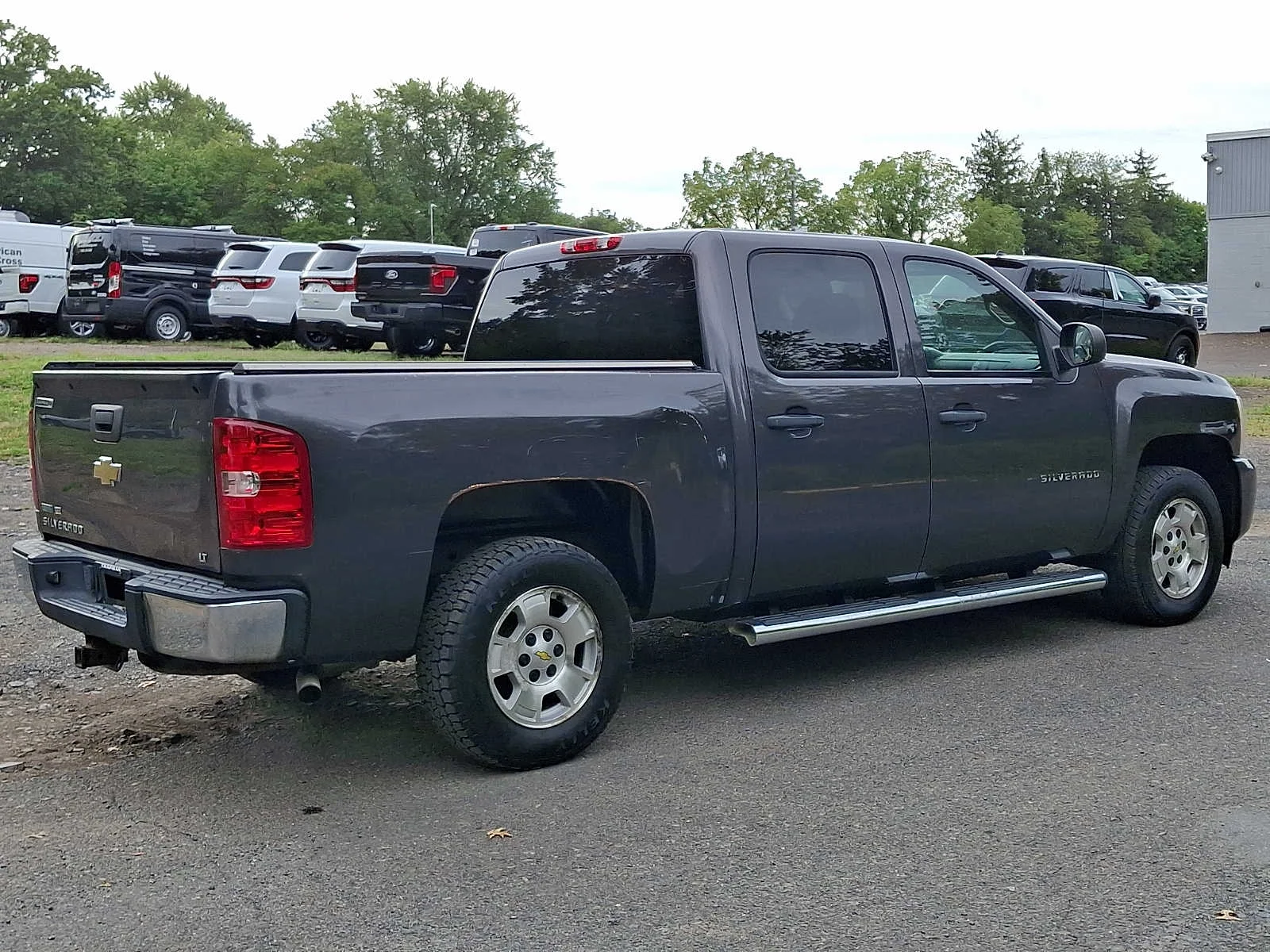 Used 2010 Taupe Gray Metallic Chevrolet Xtra Fuel Economy image 6