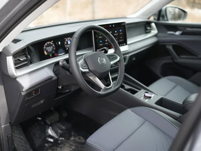 2026 Volkswagen Tiguan SE - Photo 12