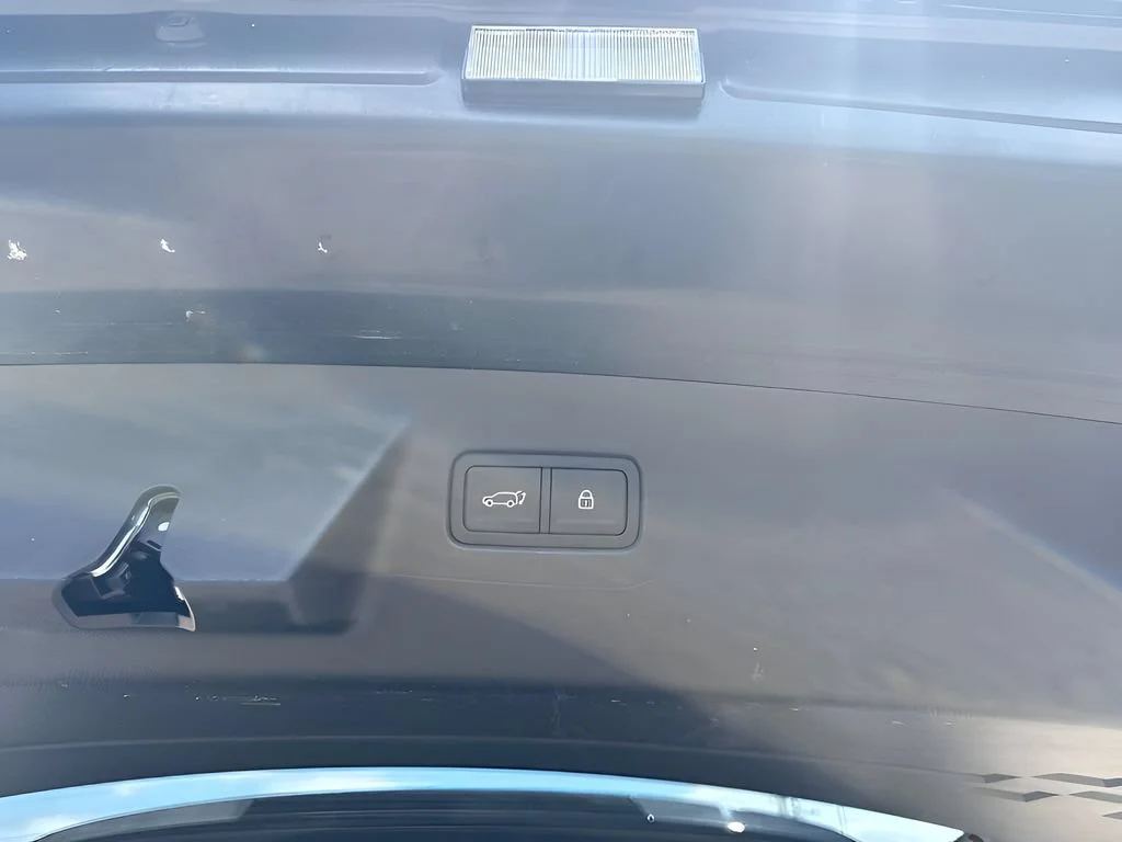 Used 2026 Black Hyundai SEL image 9