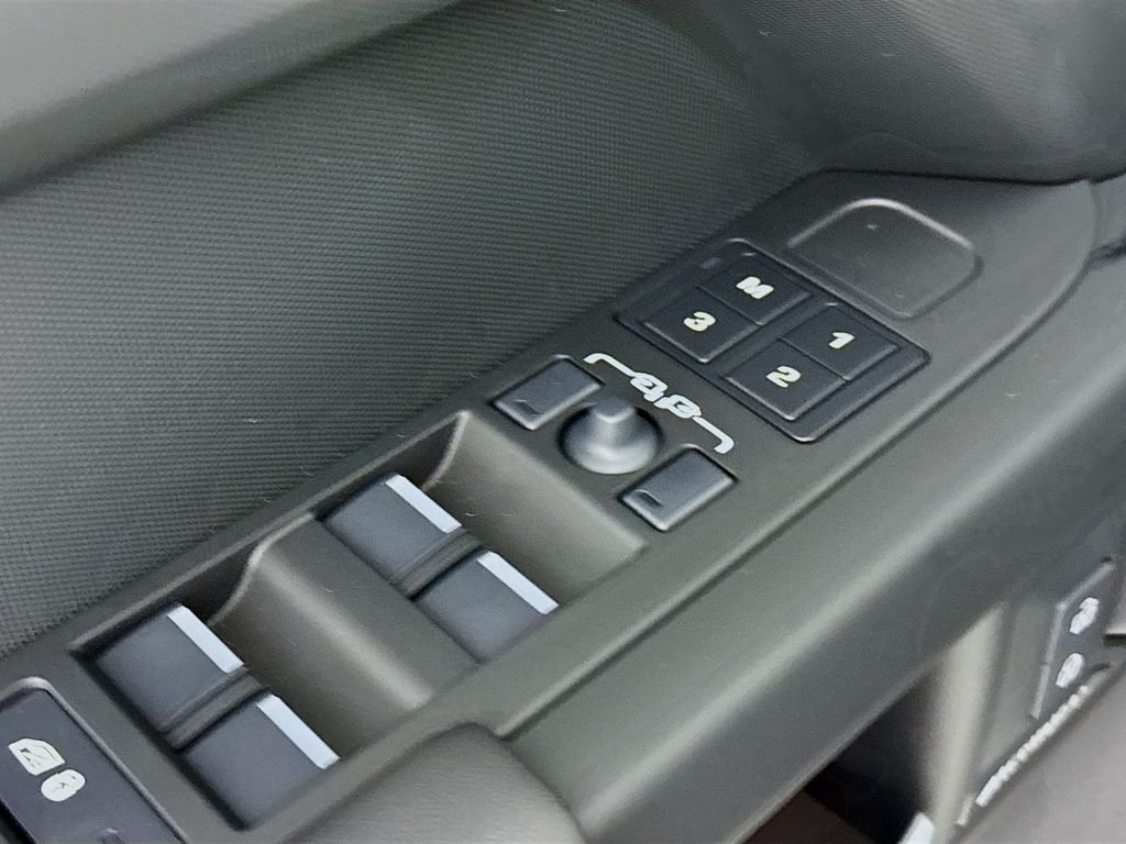 New 2025 Carpathian Grey Land Rover S image 17