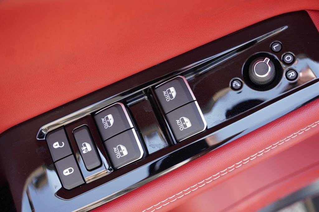 Used 2025 Silver Jeep Launch Edition image 25