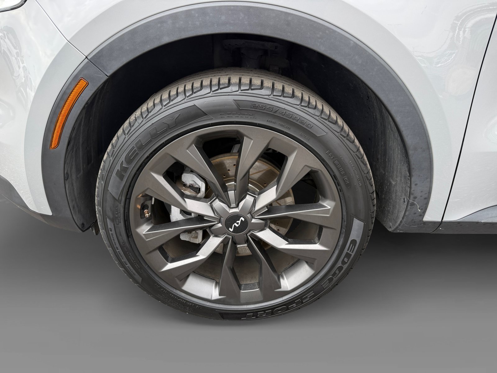 Used 2022 Silver Kia X-Line SX Prestige image 9
